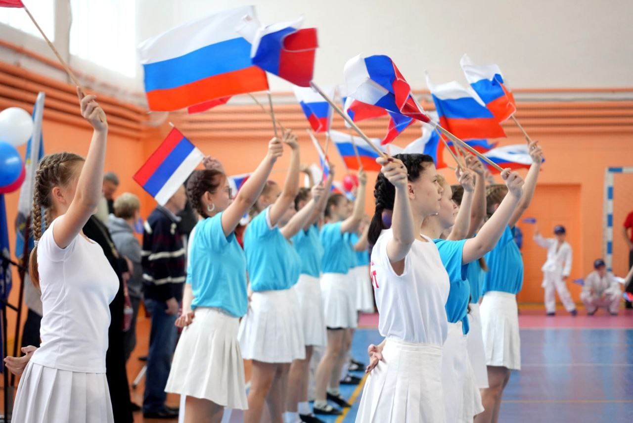 Вместе с депутатом Госдумы Сергеем Александровичем Пахомовым заехали в п. Реммаш поздравить коллектив физкультурно-оздоровительного комплекса «Орбита» с 55-летием с момента открытия Вместе с депутатом Госдумы Сергеем Александровичем Пахомовым заехали в п. Реммаш поздравить коллектив физкультурно-оздоровительного комплекса «Орбита» с 55-летием с момента открытия