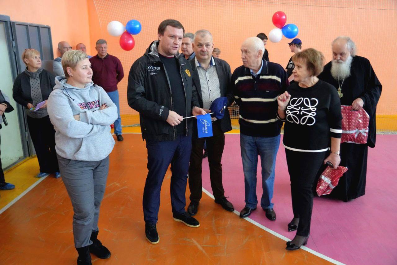 Вместе с депутатом Госдумы Сергеем Александровичем Пахомовым заехали в п. Реммаш поздравить коллектив физкультурно-оздоровительного комплекса «Орбита» с 55-летием с момента открытия Вместе с депутатом Госдумы Сергеем Александровичем Пахомовым заехали в п. Реммаш поздравить коллектив физкультурно-оздоровительного комплекса «Орбита» с 55-летием с момента открытия