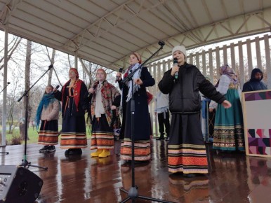 Прямо сейчас в парке «Костино» начался грандиозный концерт в честь Дня народного единства!