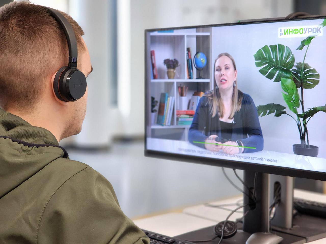 Незрячий ветеран СВО Илья Андреев, потерявший зрение и обе кисти рук в результате ранения, начал обучение на кризисного психолога в Центре имени А.И. Мещерякова