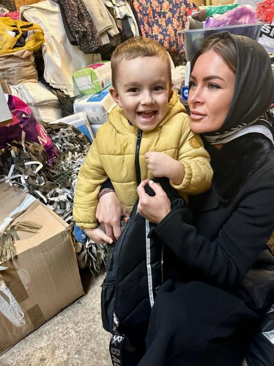 Ученики шестого прокадетского класса МБОУ Лицей № 1 в Нахабино в свободное от учёбы время помогают в создании маскировочных сетей и окопных свечей на базе храма Покрова Пресвятой Богородицы Ученики шестого прокадетского класса МБОУ Лицей № 1 в Нахабино в свободное от учёбы время помогают в создании маскировочных сетей и окопных свечей на базе храма Покрова Пресвятой Богородицы