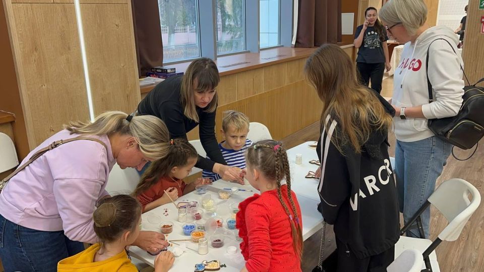 В домодедовском ГДКиС «Мир» проходит выставка мастеров рукоделия «Миромаркет» В домодедовском ГДКиС «Мир» проходит выставка мастеров рукоделия «Миромаркет»