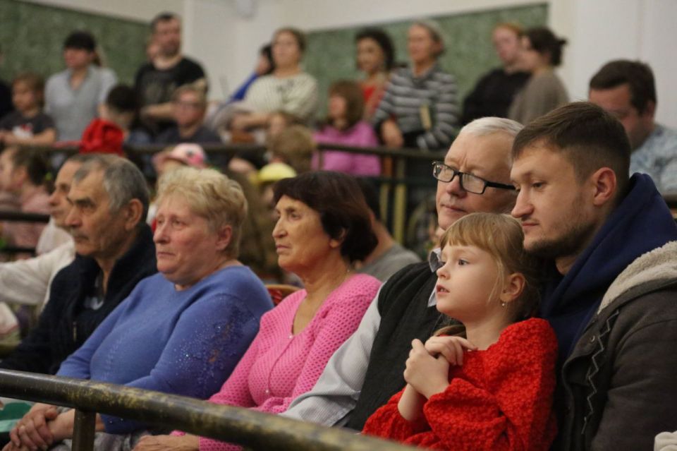В парке им. Олега Степанова, парке Принарском и в д. Сераксеево отметили День народного единства В парке им. Олега Степанова, парке Принарском и в д. Сераксеево отметили День народного единства
