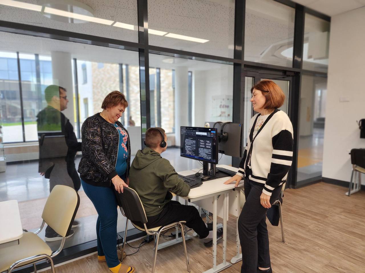 Незрячий ветеран СВО Илья Андреев, потерявший зрение и обе кисти рук в результате ранения, начал обучение на кризисного психолога в Центре имени А.И. Мещерякова Незрячий ветеран СВО Илья Андреев, потерявший зрение и обе кисти рук в результате ранения, начал обучение на кризисного психолога в Центре имени А.И. Мещерякова