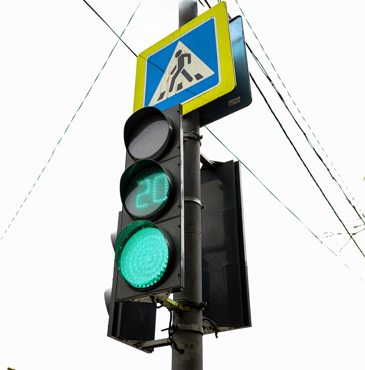 Новый светофор появился на одной из улиц в Мытищах