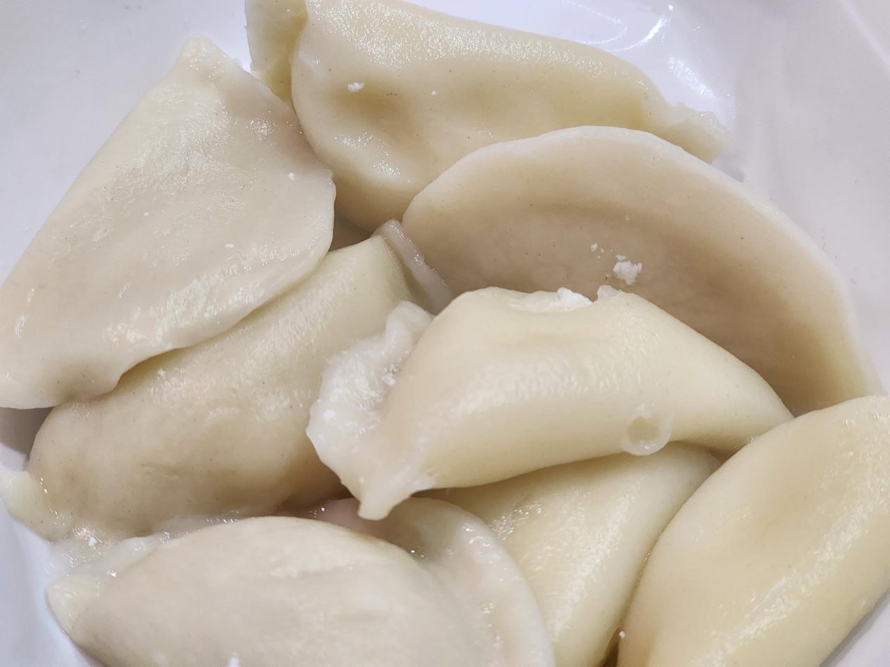 В камерном зале Центрального парка провели мастер-класс по лепке вареников В камерном зале Центрального парка провели мастер-класс по лепке вареников