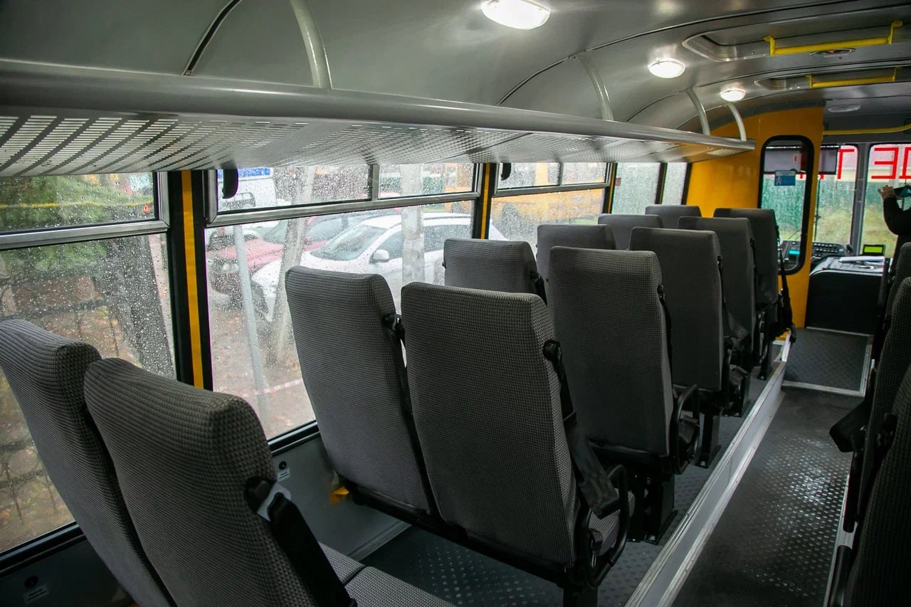 Новый специализированный автобус теперь будет развозить учеников Емельяновской средней школы городского округа Коломна Новый специализированный автобус теперь будет развозить учеников Емельяновской средней школы городского округа Коломна