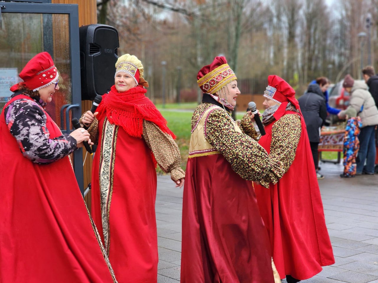 В парке Победы города Краснозаводска отметили День народного единства В парке Победы города Краснозаводска отметили День народного единства