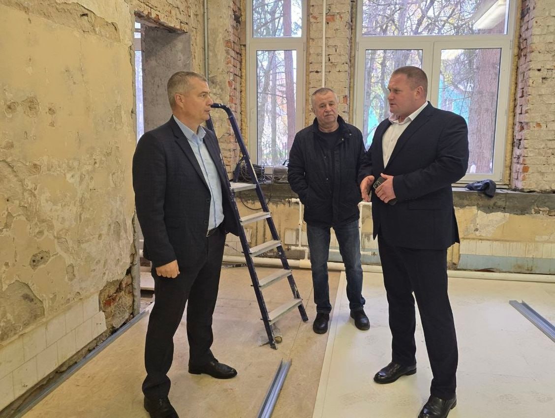 Сразу на семи объектах Коломенской больницы проводятся работы по текущему ремонту Сразу на семи объектах Коломенской больницы проводятся работы по текущему ремонту