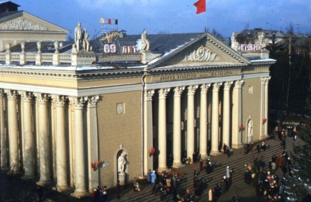 5 ноября 1954 года в Загорске открылся Дворец культуры, который потом был назван в честь Юрия Гагарина