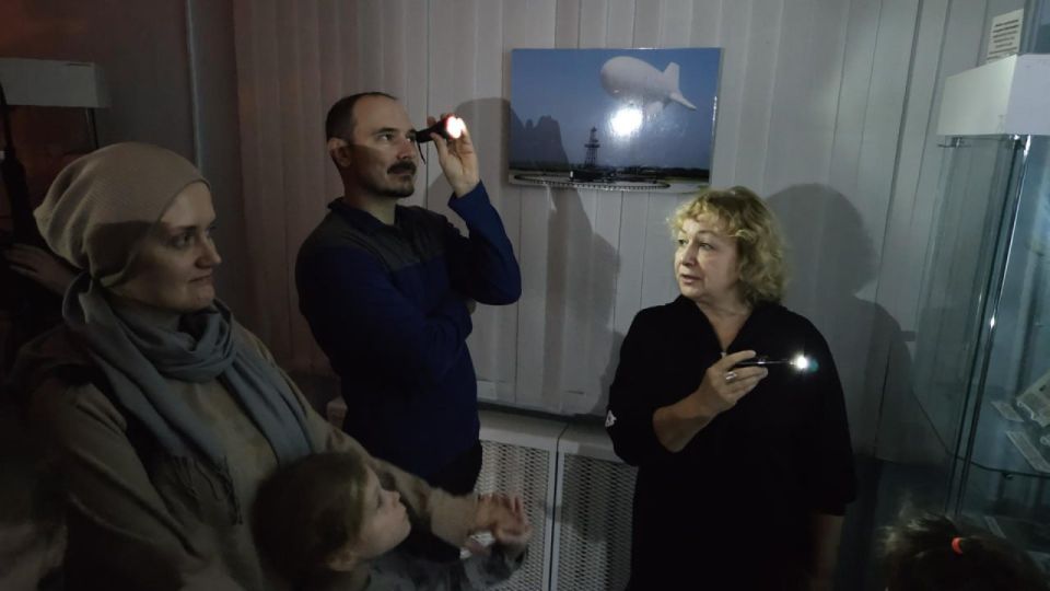 Культпросвет: жители Долгопрудного изучили историю города с фонариками Культпросвет: жители Долгопрудного изучили историю города с фонариками