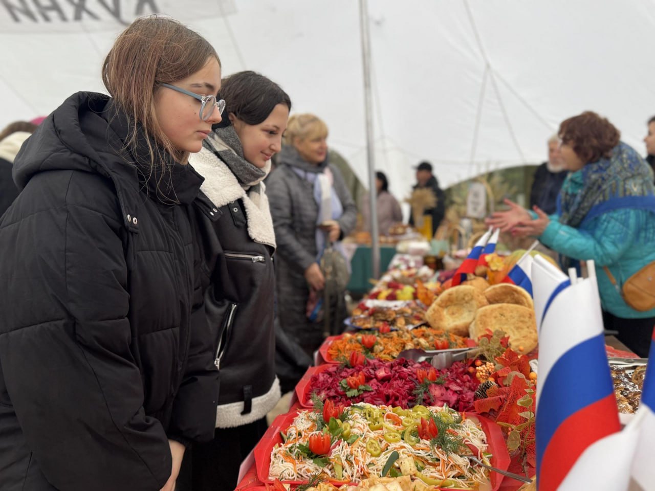 В День народного единства Сергиев Посад стал площадкой для проведения первого кулинарного конкурса «Вкус России» В День народного единства Сергиев Посад стал площадкой для проведения первого кулинарного конкурса «Вкус России»
