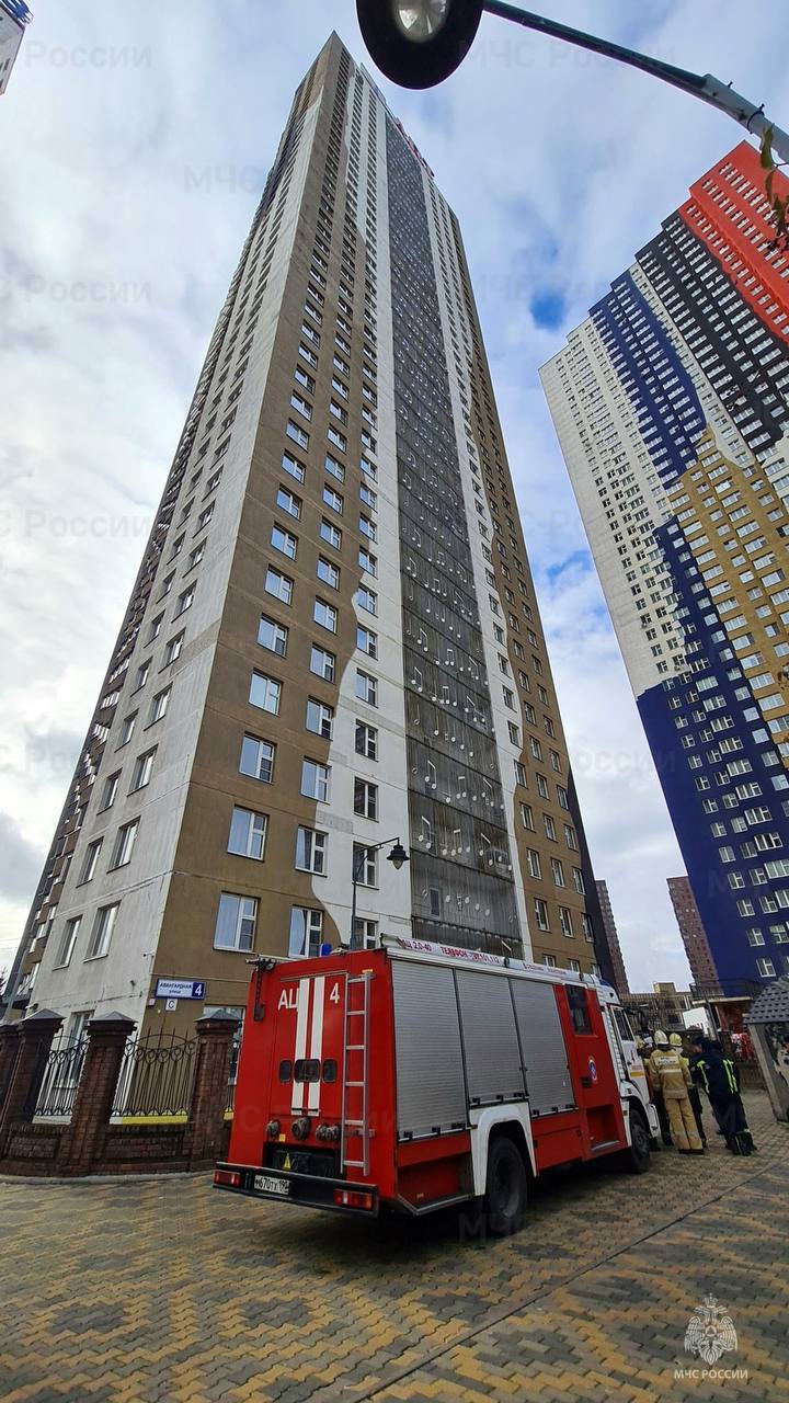 Пожарно-тактическое учение на высоте 140 метров в Красногорке Пожарно-тактическое учение на высоте 140 метров в Красногорке
