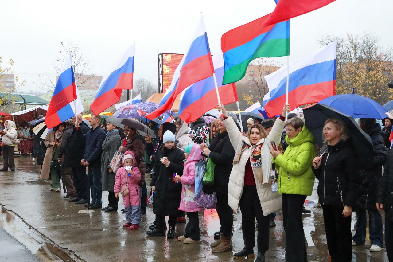 Концерты, выставки, угощения: в Долгопрудном отметили День народного единства Концерты, выставки, угощения: в Долгопрудном отметили День народного единства
