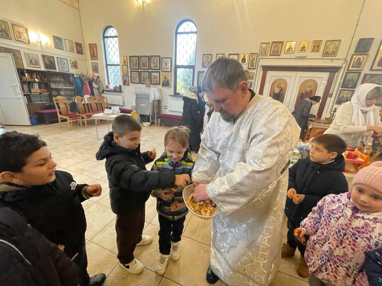 В рамках реализации проекта по духовно - нравственному и гражданско - патриотическому воспитанию «Добрый сад» в дошкольном отделении МБОУ Любучанская СОШ (п. Любучаны) м.о.Чехов воспитатели подготовительной к школе группы В рамках реализации проекта по духовно - нравственному и гражданско - патриотическому воспитанию «Добрый сад» в дошкольном отделении МБОУ Любучанская СОШ (п. Любучаны) м.о.Чехов воспитатели подготовительной к школе группы