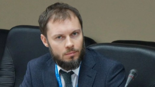 В ночь на 5 ноября разрешился один из самых затяжных кадровых вопросов последнего времени: президент Владимир Путин назначил заместителя руководителя Федеральной антимонопольной службы (ФАС) Виталия Королева временно...