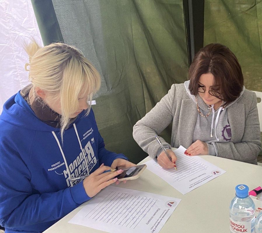 В городском парке Пушкино прошёл флешмоб «Письмо солдату» В городском парке Пушкино прошёл флешмоб «Письмо солдату»