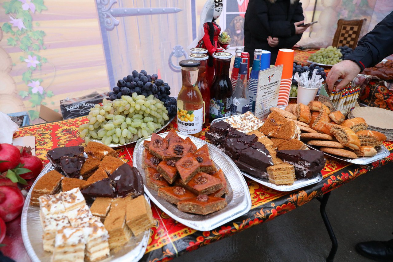 Концерты, выставки, угощения: в Долгопрудном отметили День народного единства Концерты, выставки, угощения: в Долгопрудном отметили День народного единства