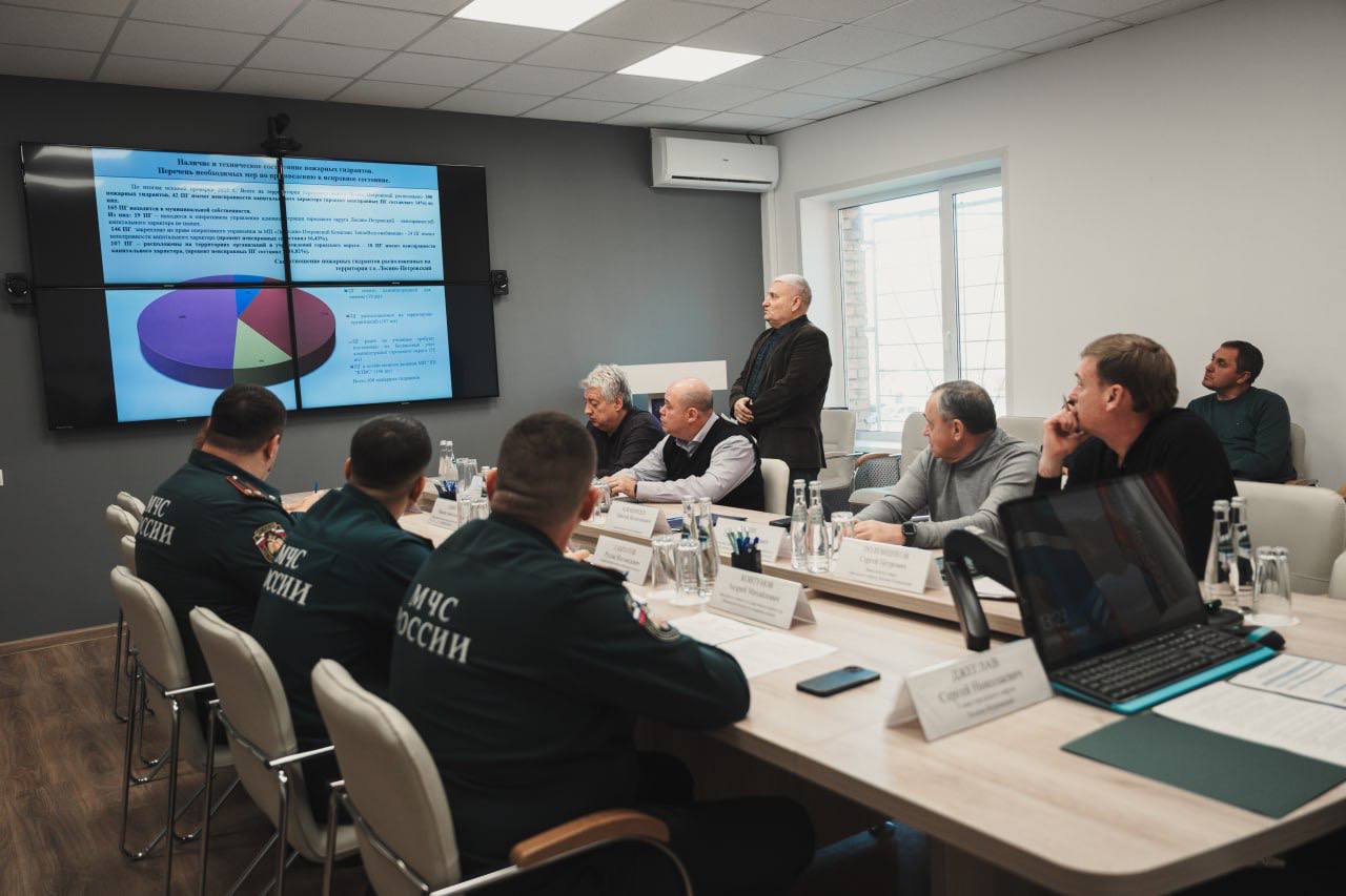 В Лосино-Петровском проведена рабочая проверка противопожарного водоснабжения В Лосино-Петровском проведена рабочая проверка противопожарного водоснабжения