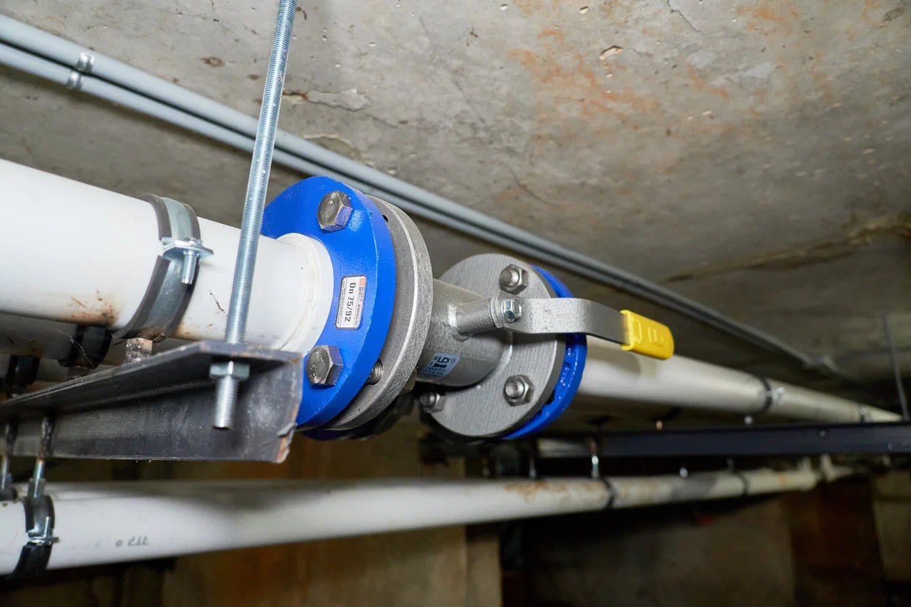 В доме на ул. Маркина в Воскресенске выполняют комплексный капитальный ремонт инженерных систем В доме на ул. Маркина в Воскресенске выполняют комплексный капитальный ремонт инженерных систем