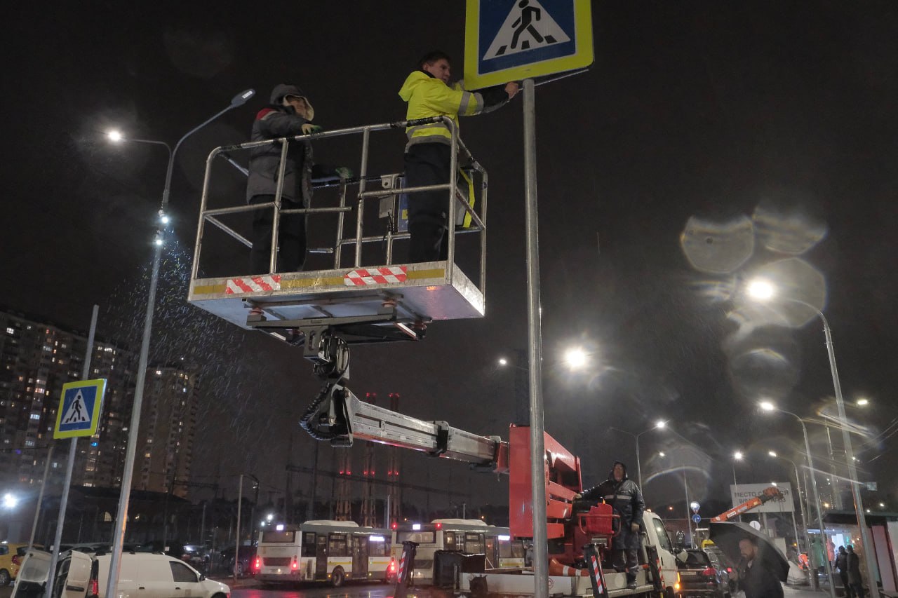 В Путилково завершается монтаж новой площадки для маршрута №1288 В Путилково завершается монтаж новой площадки для маршрута №1288