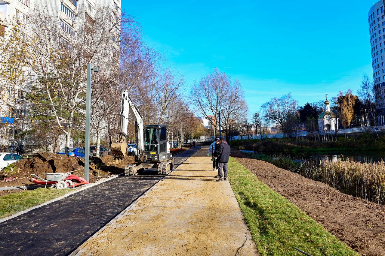 Юлия Купецкая: Продолжаем благоустройство набережной реки Яузы Юлия Купецкая: Продолжаем благоустройство набережной реки Яузы