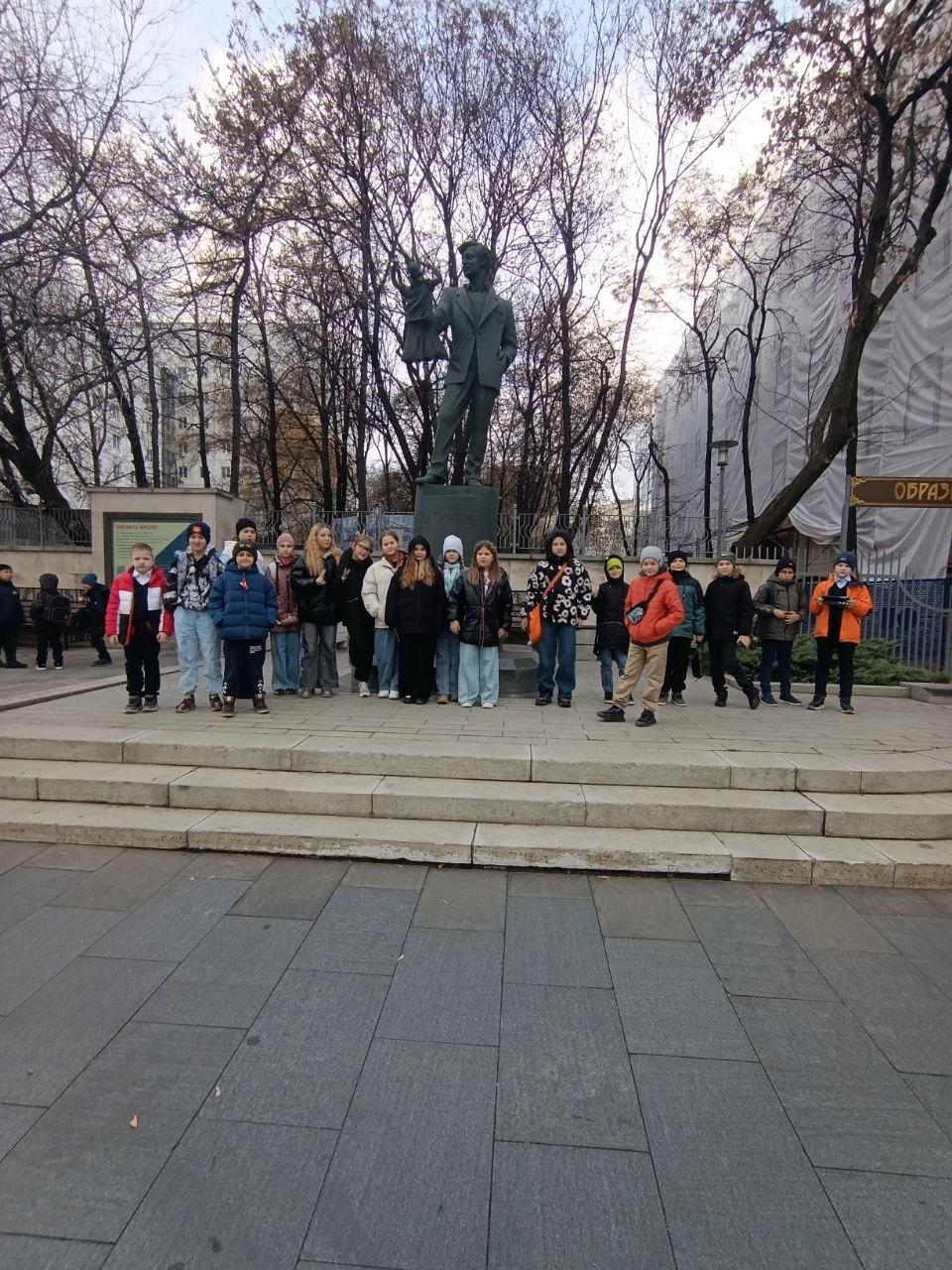 В праздничные дни 4е посетили театр кукол имени С.В. Образцова! В праздничные дни 4е посетили театр кукол имени С.В. Образцова!