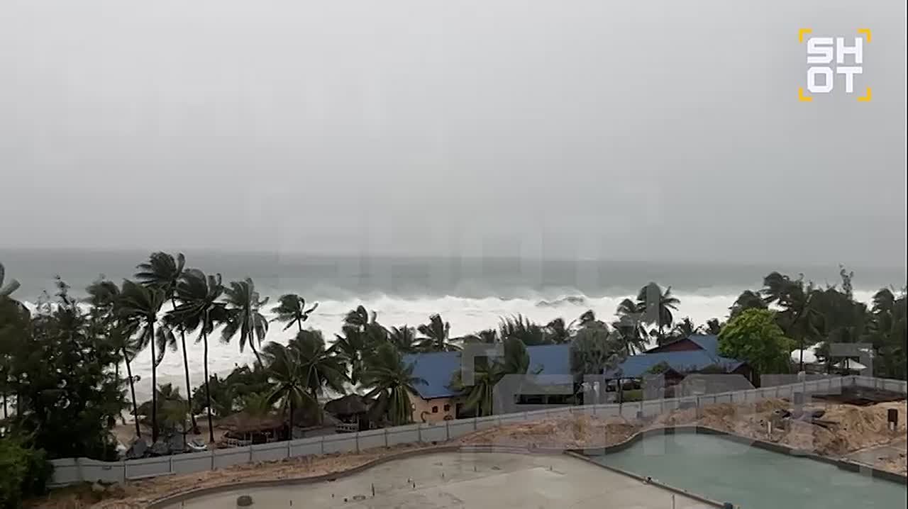 Российские туристы оказались заблокированы во Вьетнаме из-за тайфуна «Калмаэги» — SHOT