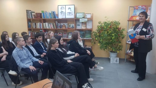 Гражданско-патриотический альманах «Слава России сквозь призму веков» провели для юных читателей сотрудники Столбовской библиотеки им.О.Кургузова
