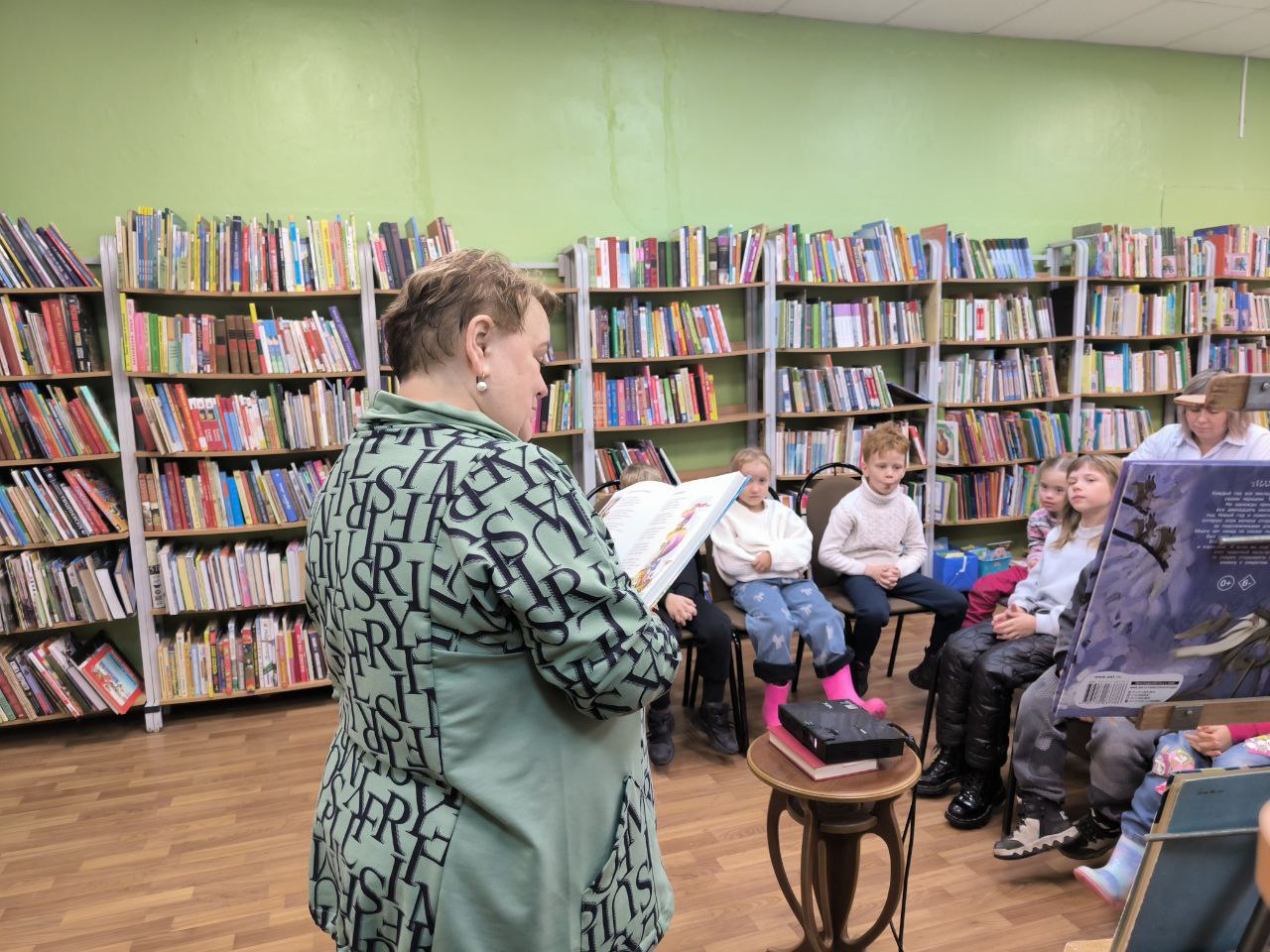 В Чеховской городской библиотеке №1 прошёл литературный час «В мире добрых историй Самуила Маршака» В Чеховской городской библиотеке №1 прошёл литературный час «В мире добрых историй Самуила Маршака»