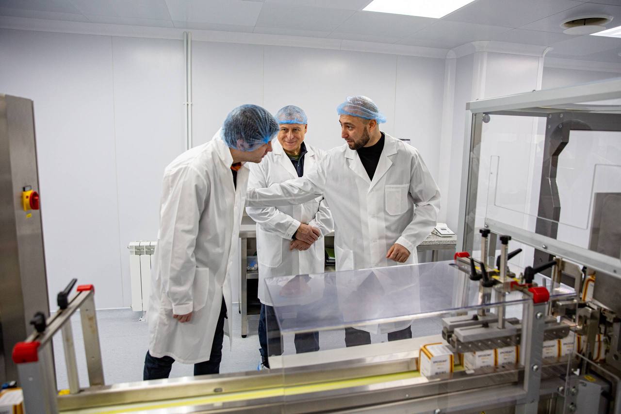 Участники СВО и члены их семей познакомились с производственной деятельностью «ЗиОЗдоровье» Участники СВО и члены их семей познакомились с производственной деятельностью «ЗиОЗдоровье»