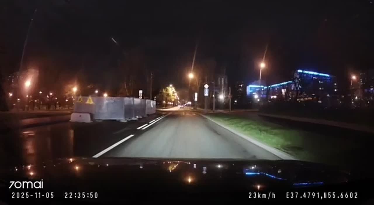 Вчера вечером в небе над Москвой и Подмосковьем заметили падение, предположительно, еще одного метеорита