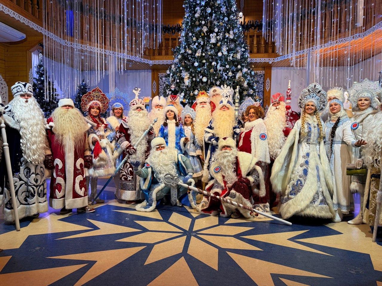 Дед Мороз Дивный и Снегуша Снежинкина из Королёва — победители фестиваля «Зимородок» Дед Мороз Дивный и Снегуша Снежинкина из Королёва — победители фестиваля «Зимородок»