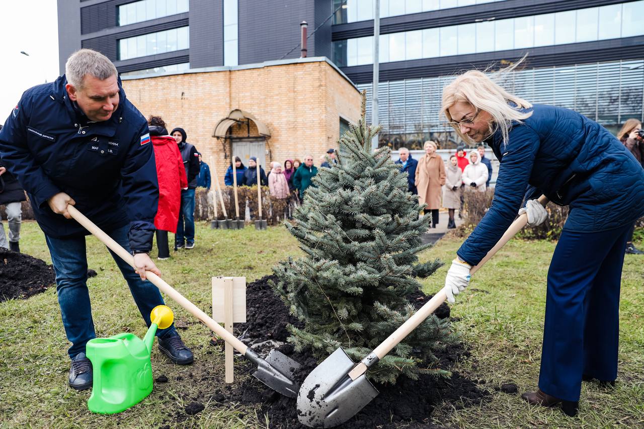 В Химках открыли Аллею Славы в честь участников СВО В Химках открыли Аллею Славы в честь участников СВО