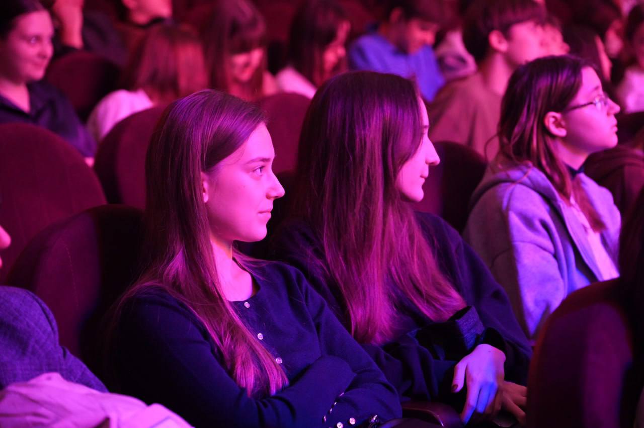 На базе Дворца культуры имени Ленина представители Военного комиссариата Городского округа Серпухов провели военно-профориентационное мероприятие в рамках 11-й Всероссийской акции «Есть такая профессия – Родину защищать» На базе Дворца культуры имени Ленина представители Военного комиссариата Городского округа Серпухов провели военно-профориентационное мероприятие в рамках 11-й Всероссийской акции «Есть такая профессия – Родину защищать»