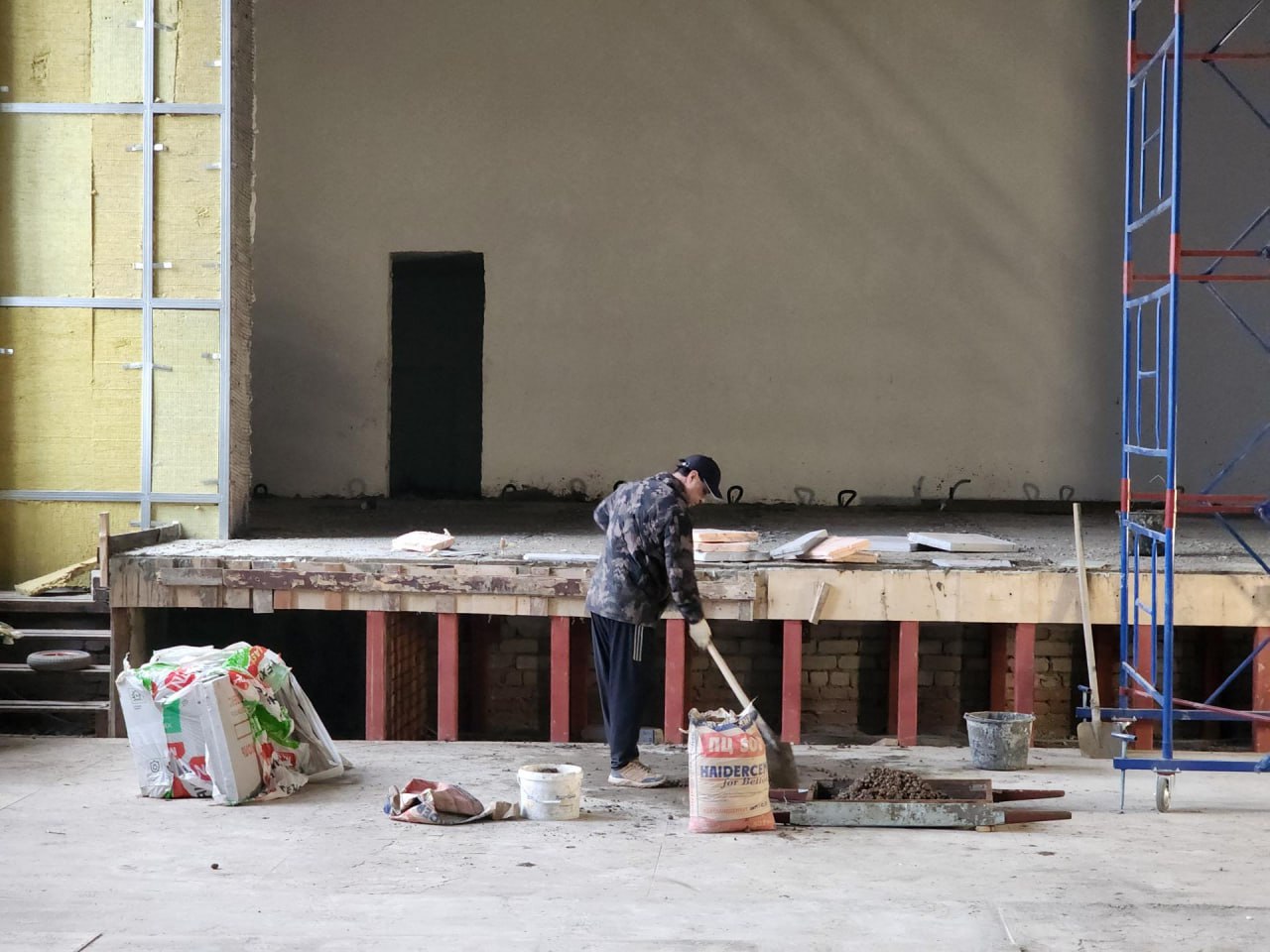 Игорь Сухин: Капитальный ремонт в здании Центра для детей и взрослых близится к завершению Игорь Сухин: Капитальный ремонт в здании Центра для детей и взрослых близится к завершению