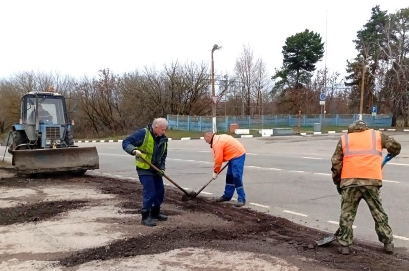 В городском округе Воскресенск сотрудники МБУ «Благоустройство и озеленение» выполнили ямочный ремонт на улицах Московской и Чкалова В городском округе Воскресенск сотрудники МБУ «Благоустройство и озеленение» выполнили ямочный ремонт на улицах Московской и Чкалова