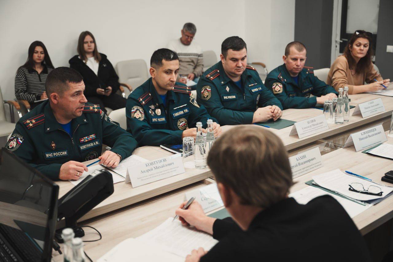В Лосино-Петровском проведена рабочая проверка противопожарного водоснабжения В Лосино-Петровском проведена рабочая проверка противопожарного водоснабжения