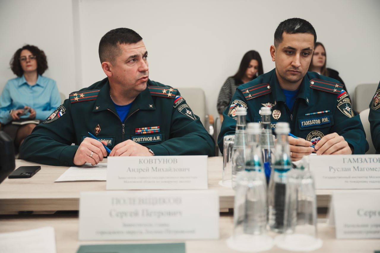 В Лосино-Петровском проведена рабочая проверка противопожарного водоснабжения В Лосино-Петровском проведена рабочая проверка противопожарного водоснабжения