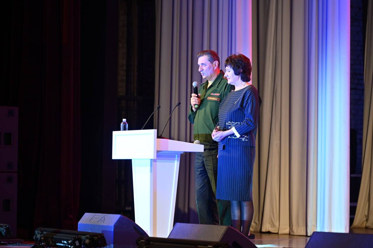 На базе Дворца культуры имени Ленина представители Военного комиссариата Городского округа Серпухов провели военно-профориентационное мероприятие в рамках 11-й Всероссийской акции «Есть такая профессия – Родину защищать»