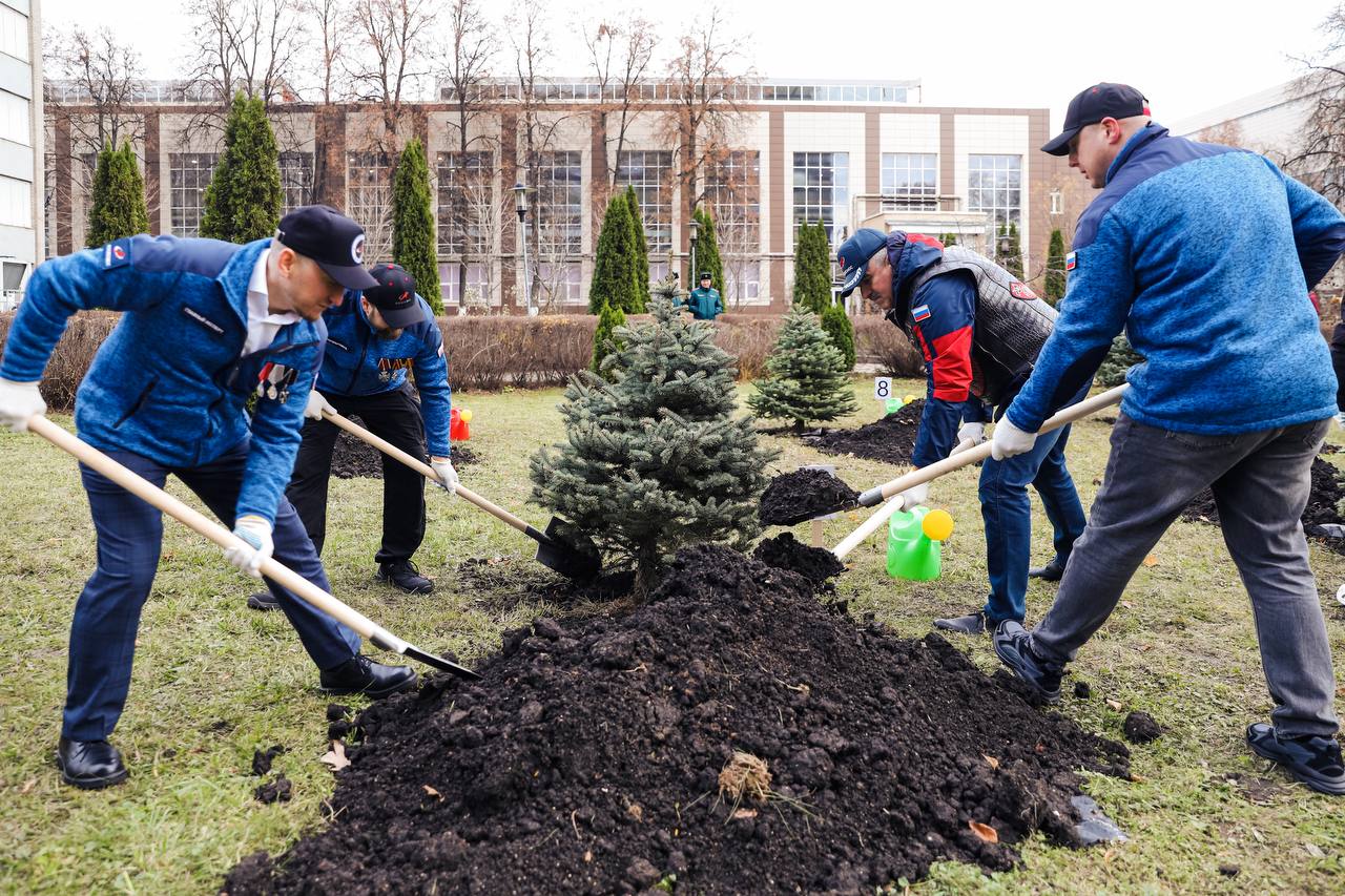 В Химках открыли Аллею Славы в честь участников СВО В Химках открыли Аллею Славы в честь участников СВО