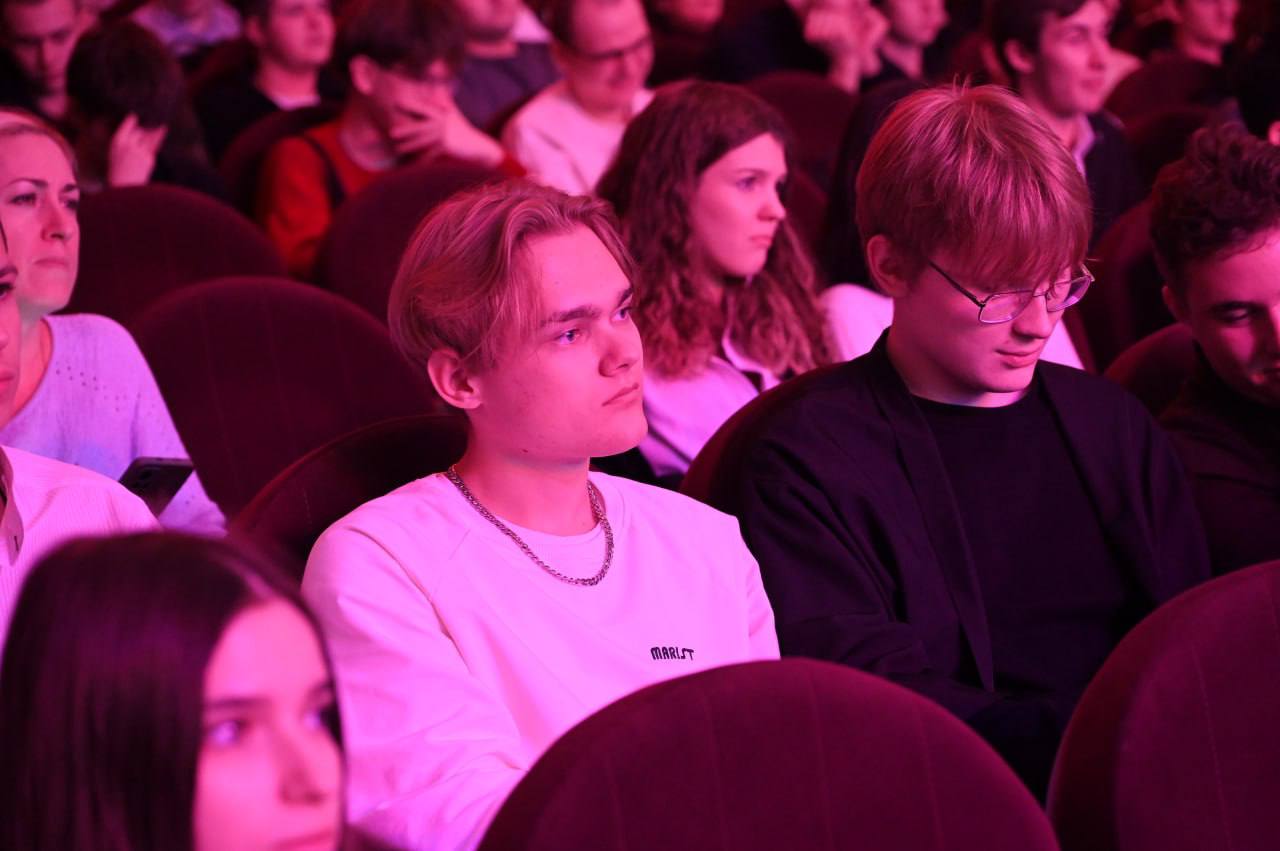 На базе Дворца культуры имени Ленина представители Военного комиссариата Городского округа Серпухов провели военно-профориентационное мероприятие в рамках 11-й Всероссийской акции «Есть такая профессия – Родину защищать» На базе Дворца культуры имени Ленина представители Военного комиссариата Городского округа Серпухов провели военно-профориентационное мероприятие в рамках 11-й Всероссийской акции «Есть такая профессия – Родину защищать»