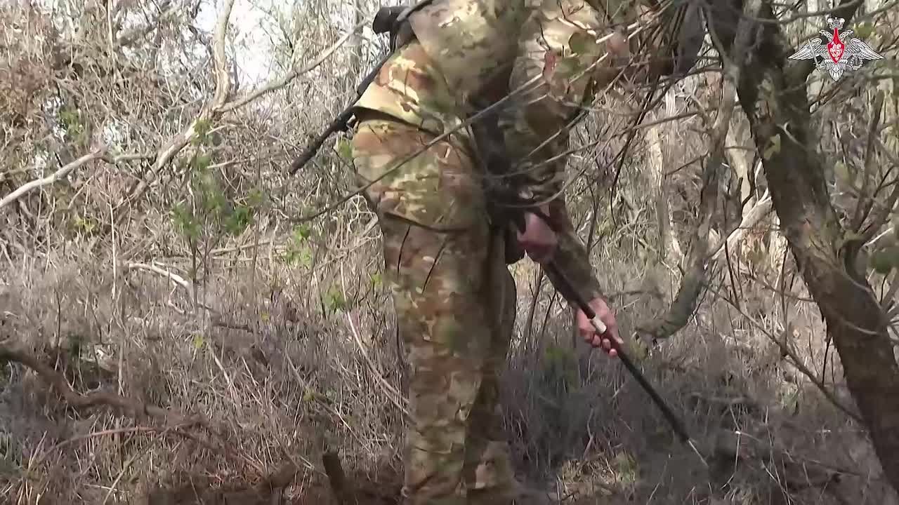 Боец с позывным Капа рассказал о боевых задачах саперов ВДВ в зоне СВО