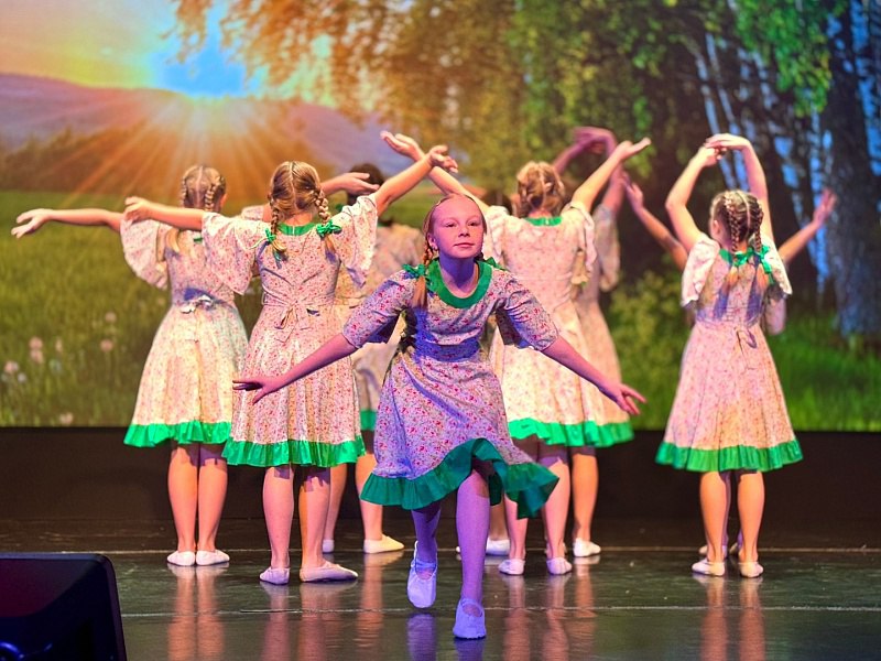 4 ноября в Доме культуры «Гармония» в рамках цикла патриотических мероприятий "Единой России" "Успех V единстве поколений" прошел праздничный концерт «Я и моя единая страна», приуроченный ко Дню народного единства 4 ноября в Доме культуры «Гармония» в рамках цикла патриотических мероприятий "Единой России" "Успех V единстве поколений" прошел праздничный концерт «Я и моя единая страна», приуроченный ко Дню народного единства