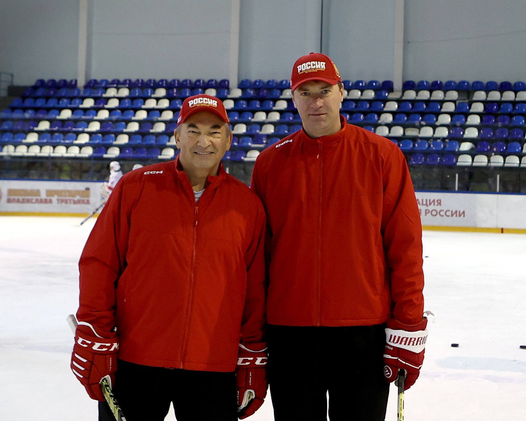 Легенды хоккея учат будущих звёзд: в Дмитрове проходит 20-я юбилейная «Школа вратарей Владислава Третьяка»! Легенды хоккея учат будущих звёзд: в Дмитрове проходит 20-я юбилейная «Школа вратарей Владислава Третьяка»!