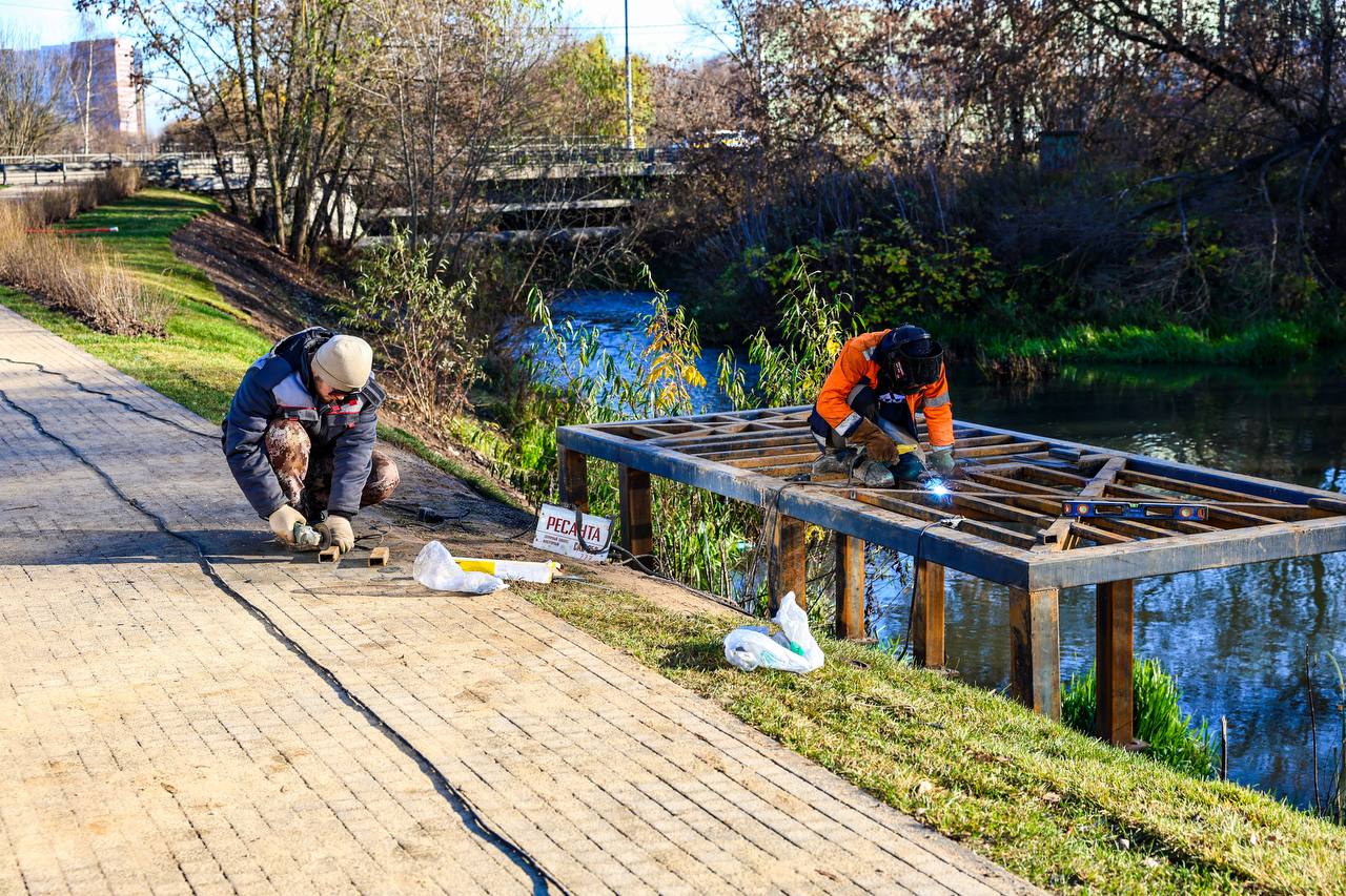 Юлия Купецкая: Продолжаем благоустройство набережной реки Яузы Юлия Купецкая: Продолжаем благоустройство набережной реки Яузы