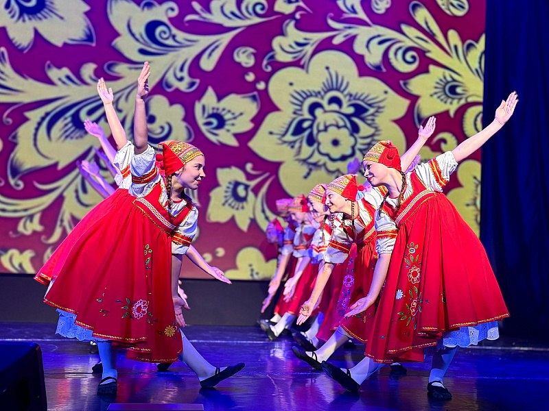 4 ноября в Доме культуры «Гармония» в рамках цикла патриотических мероприятий "Единой России" "Успех V единстве поколений" прошел праздничный концерт «Я и моя единая страна», приуроченный ко Дню народного единства 4 ноября в Доме культуры «Гармония» в рамках цикла патриотических мероприятий "Единой России" "Успех V единстве поколений" прошел праздничный концерт «Я и моя единая страна», приуроченный ко Дню народного единства