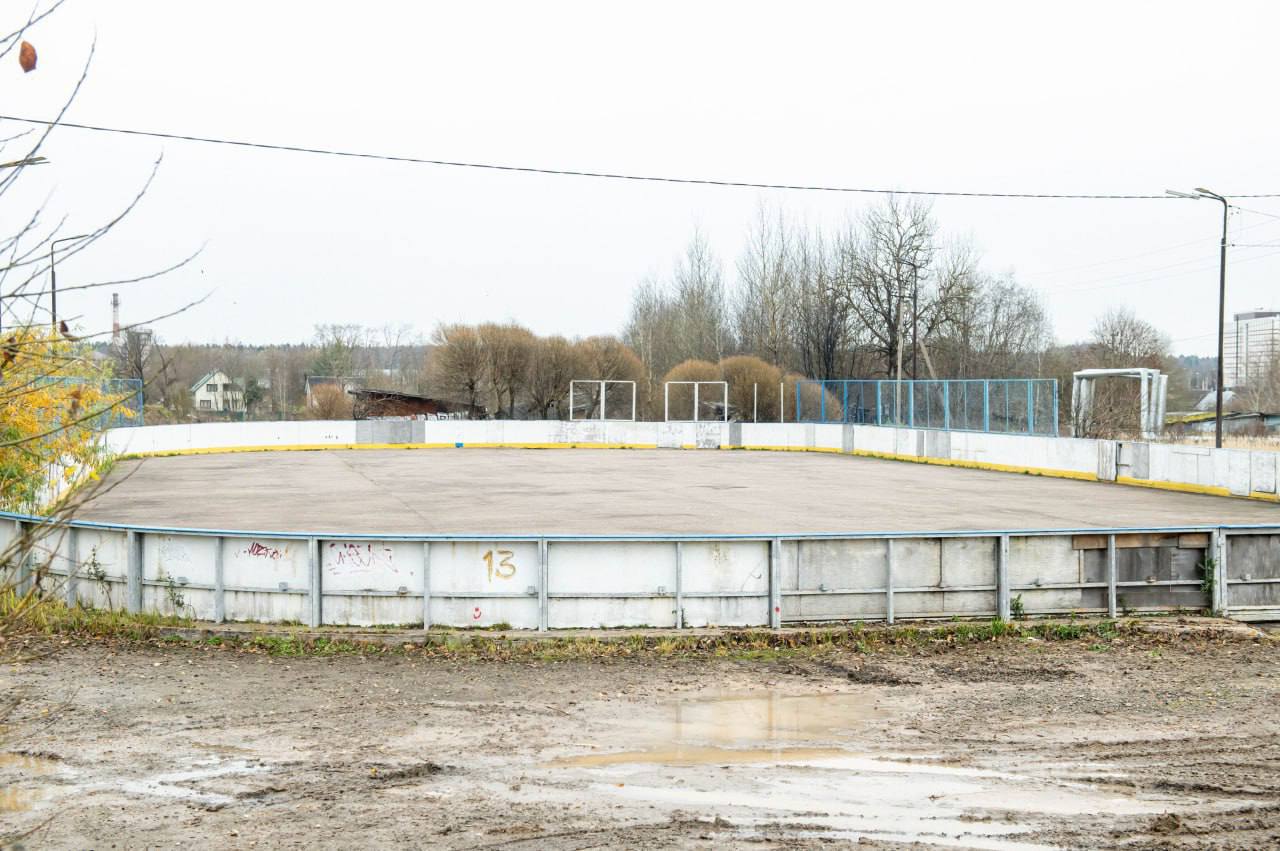 Татьяна Витушева: Хоккейная коробка за местным Домом культуры в селе Новопетровское пользуется популярностью у местных жителей, но её текущее состояние недопустимо: разрушены покрытие и борта, не функционируют раздевалки Татьяна Витушева: Хоккейная коробка за местным Домом культуры в селе Новопетровское пользуется популярностью у местных жителей, но её текущее состояние недопустимо: разрушены покрытие и борта, не функционируют раздевалки