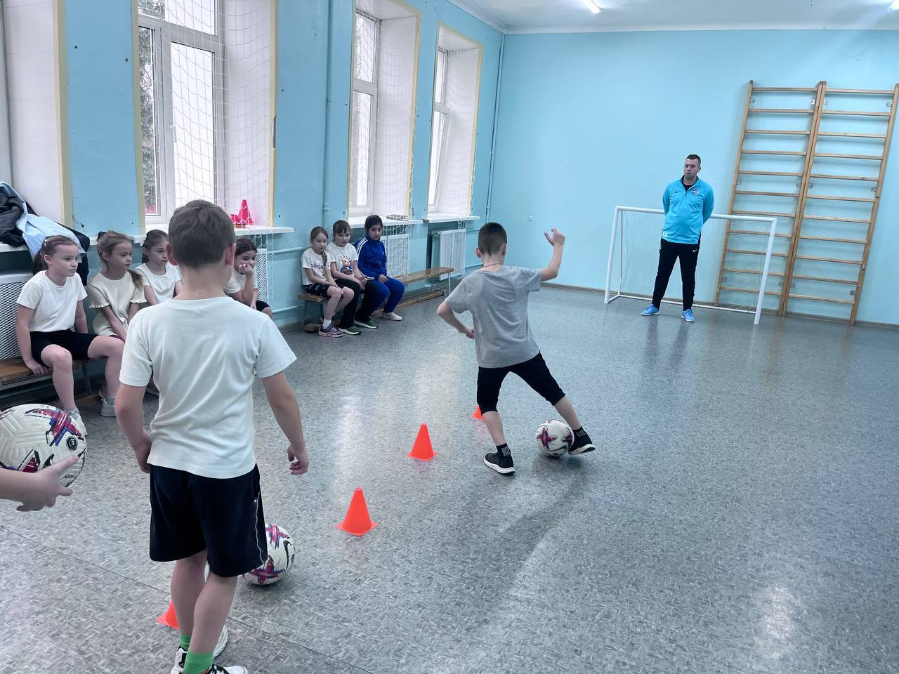 Спортивная школа «Талант» провела увлекательный урок для учеников 2-а класса Спортивная школа «Талант» провела увлекательный урок для учеников 2-а класса