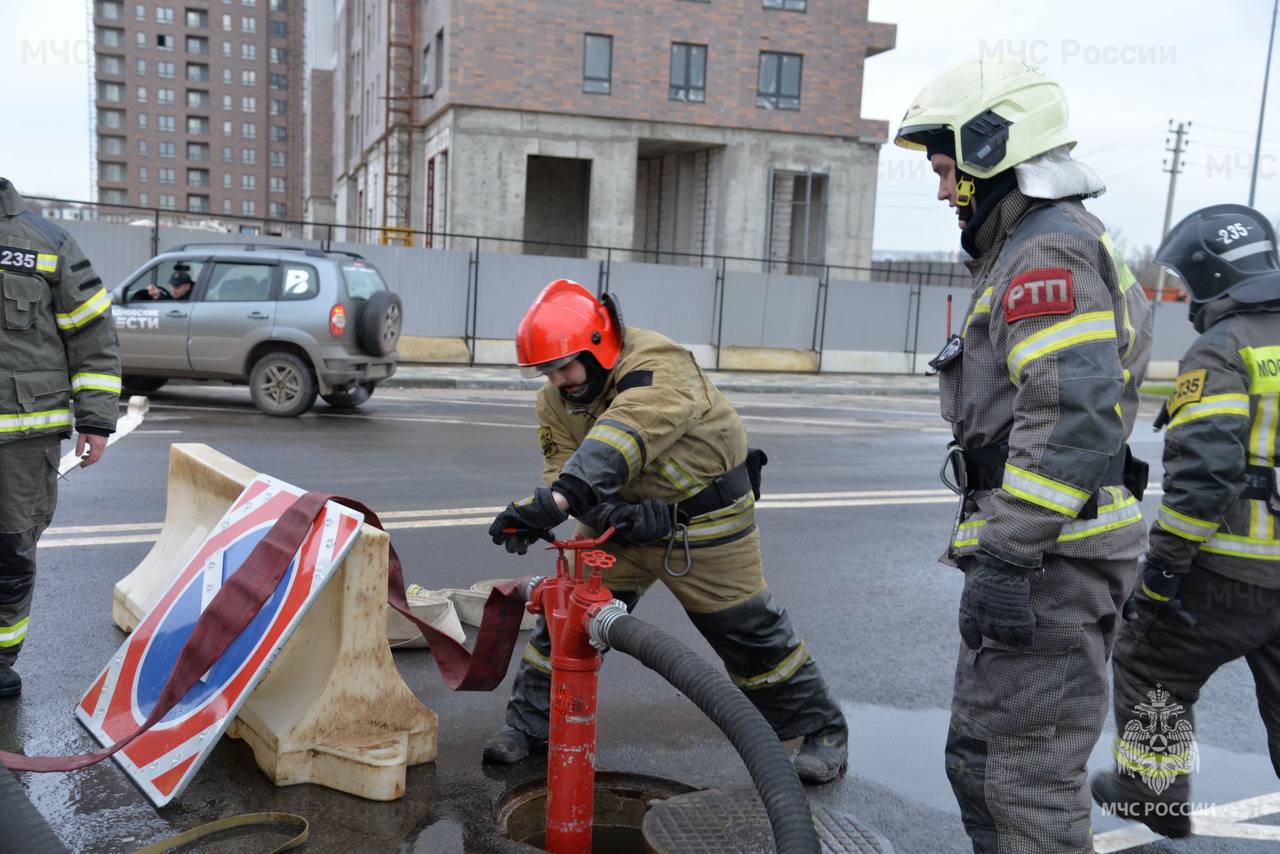 В Видном проведены опытные пожарно-тактические учения В Видном проведены опытные пожарно-тактические учения